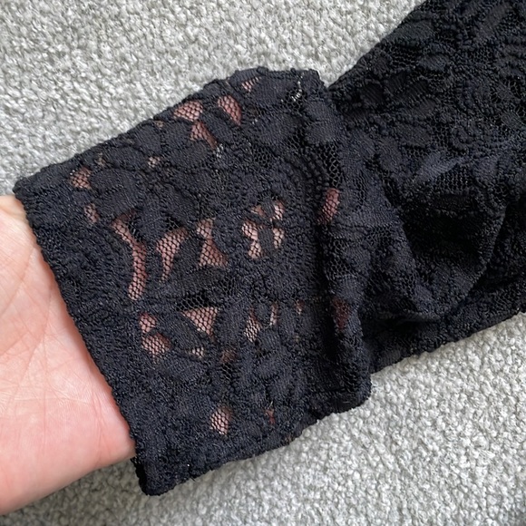 Black lace dress - Picture 2 of 5